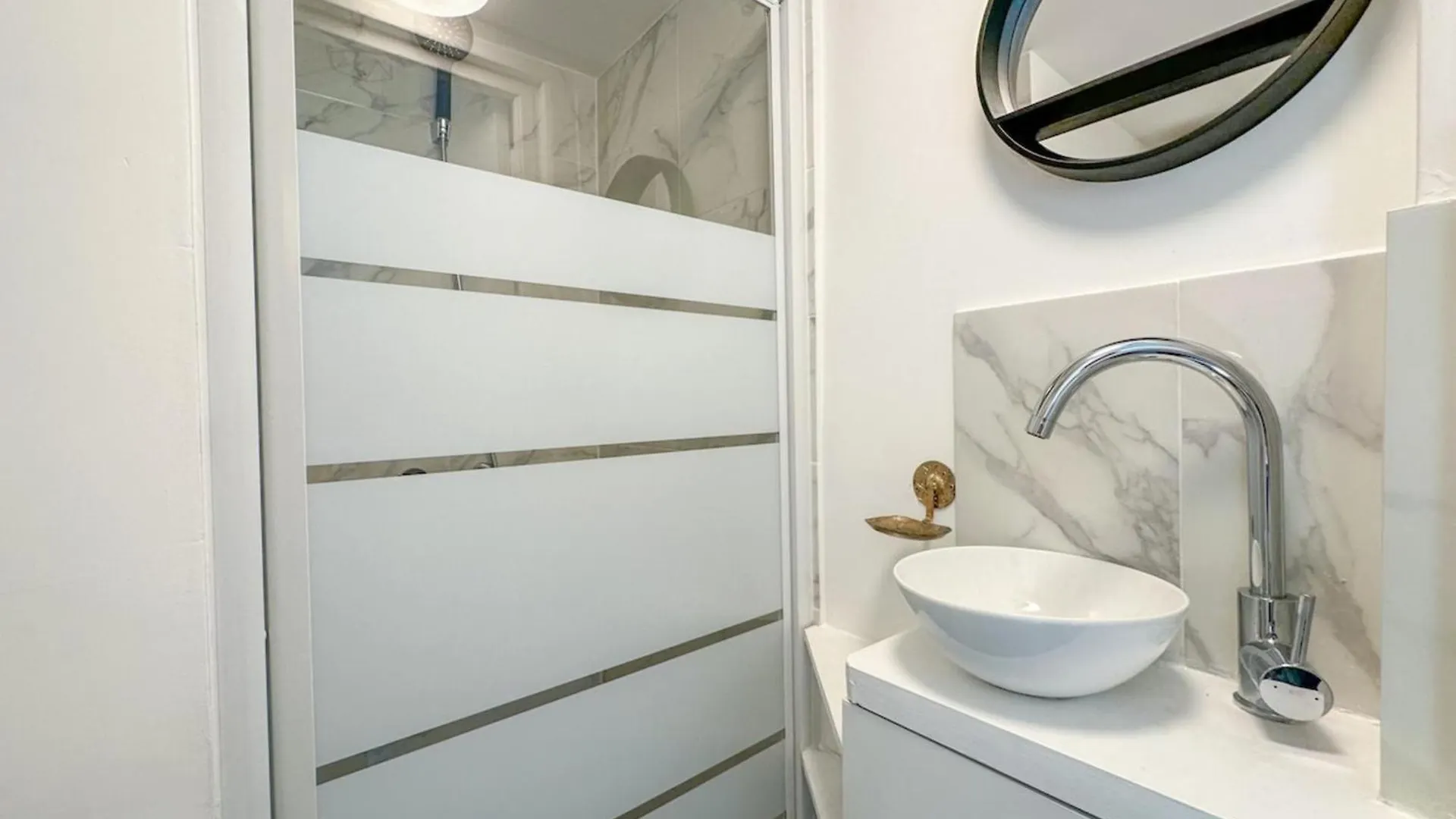 Flexliving - - Charlot