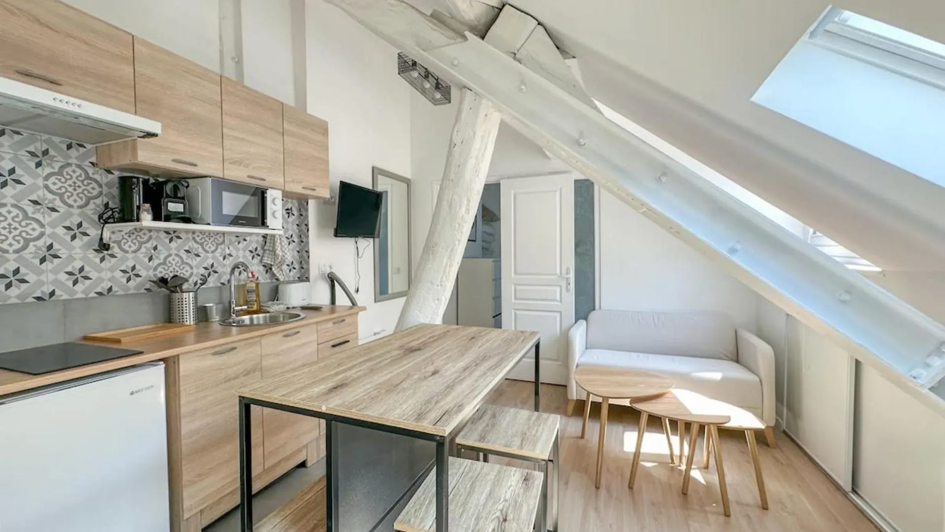 Flexliving - - Charlot *